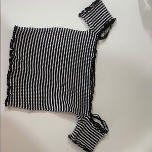 off shoulder crop top